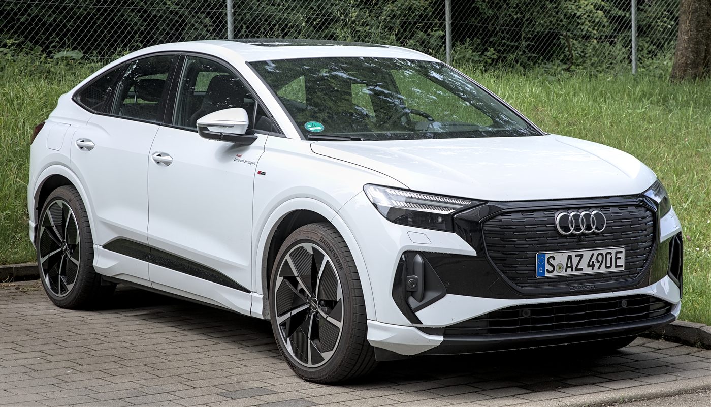 2025 Audi Q4 e-tron 50 quattro Premium Plus — photo 2