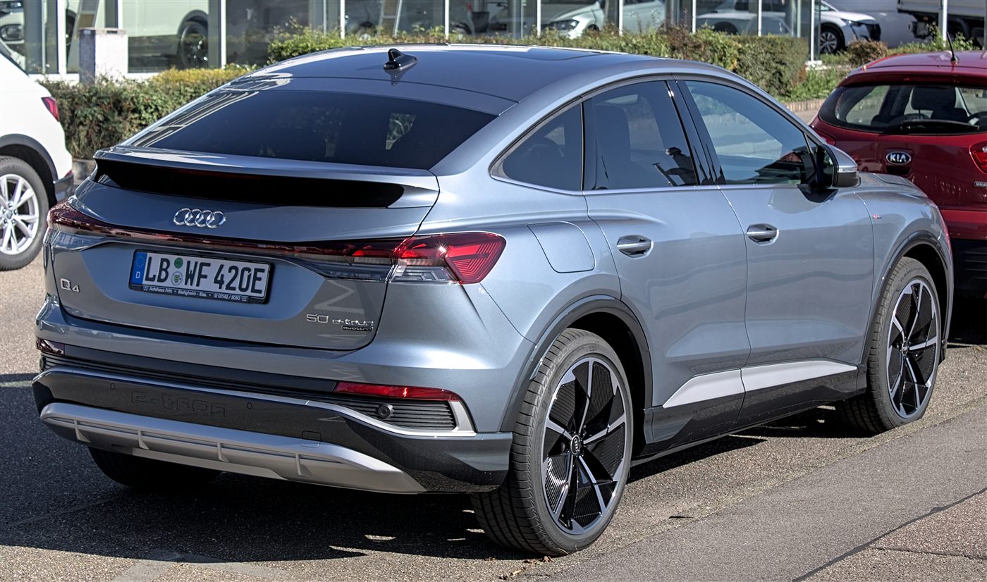 2025 Audi Q4 e-tron 50 quattro Premium Plus — photo 3