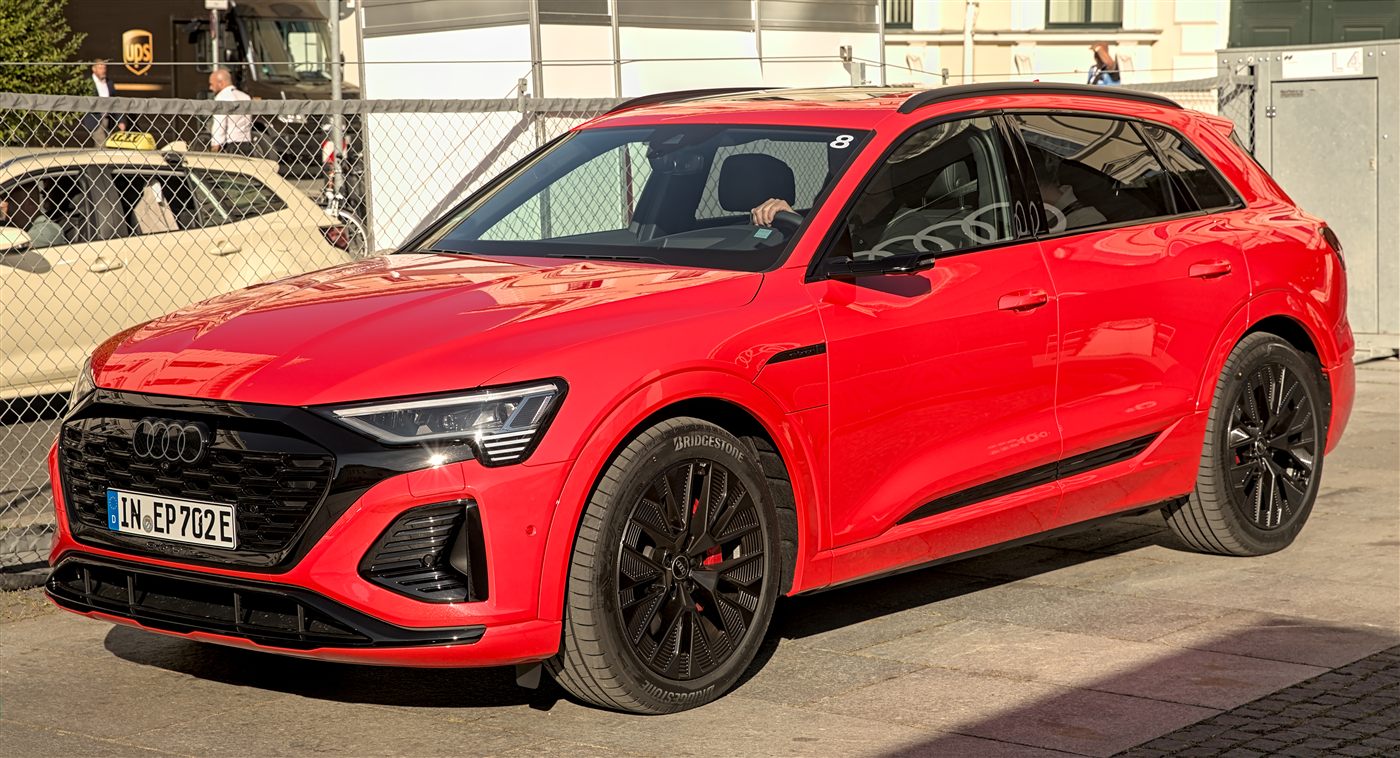 2024 Audi Q8 e-tron Premium Plus quattro — photo 3