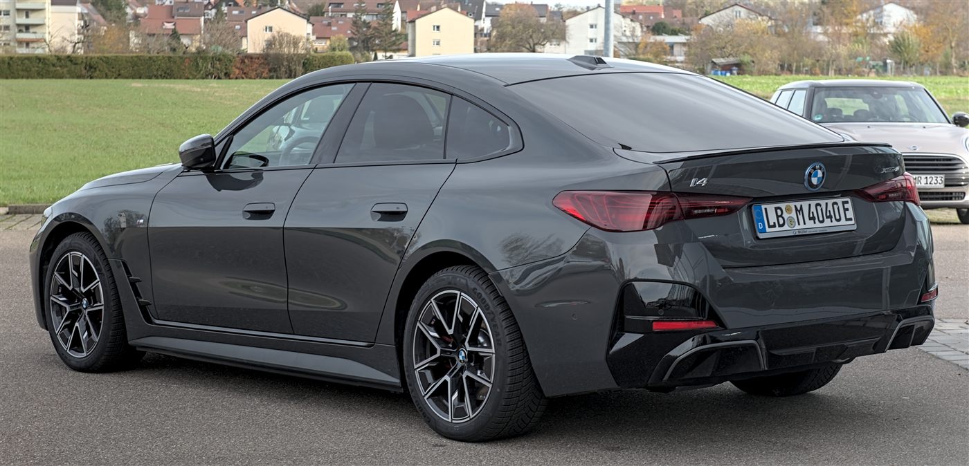 2025 BMW i4 M50 — photo 2