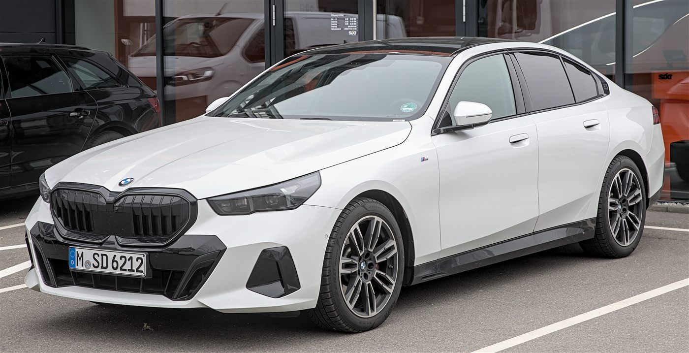 2025 BMW i5 eDrive40 — photo 3