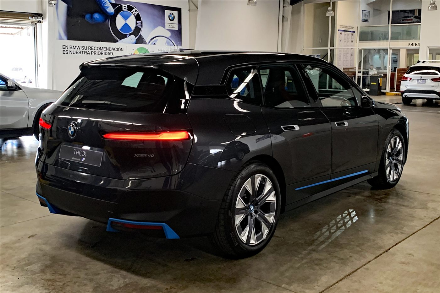 2024 BMW iX xDrive50 — photo 3