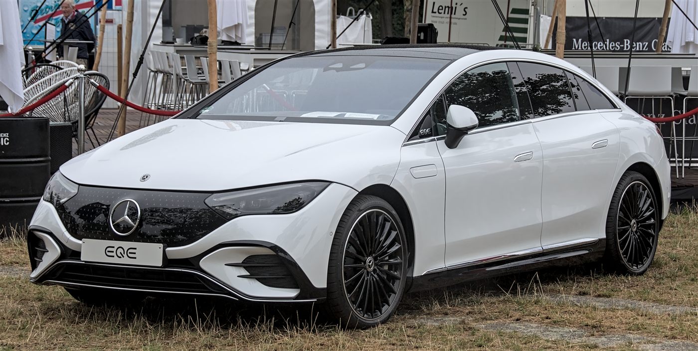2025 Mercedes-Benz EQE 350+ AMG Line — photo 3