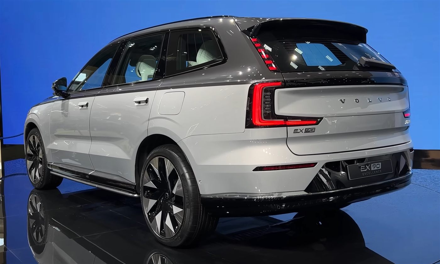 2026 Volvo EX90 Twin Motor Performance — photo 2